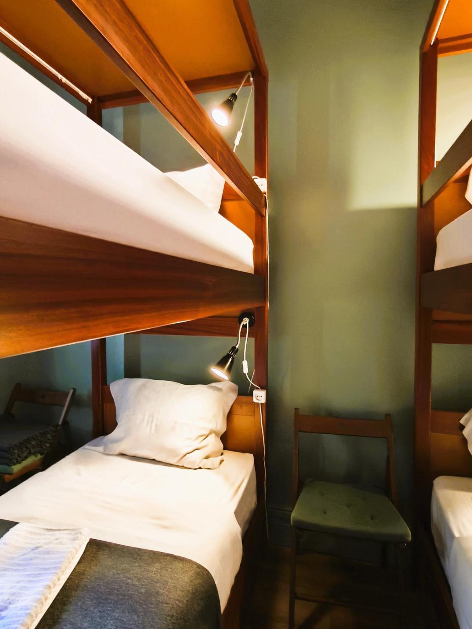 Ey Hostal *