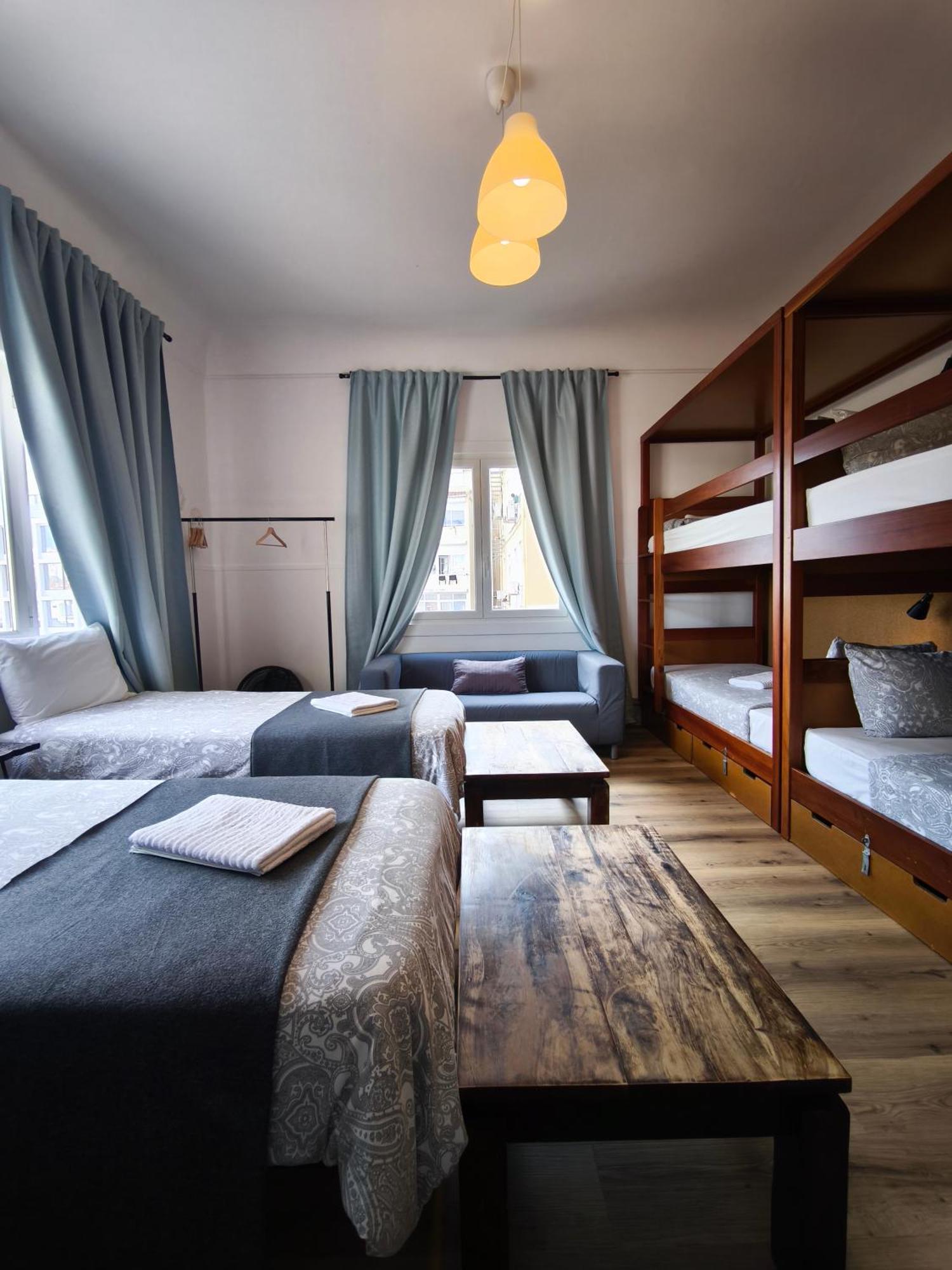 Ey Hostal *